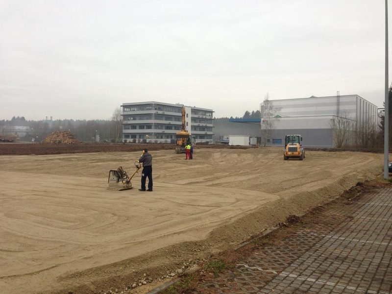 Großes Baufeld mit fertigem Planum